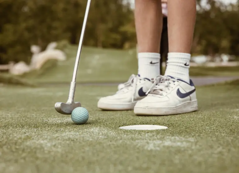 Camping de kleine wolf faciliteit adventuregolf detail kopie min