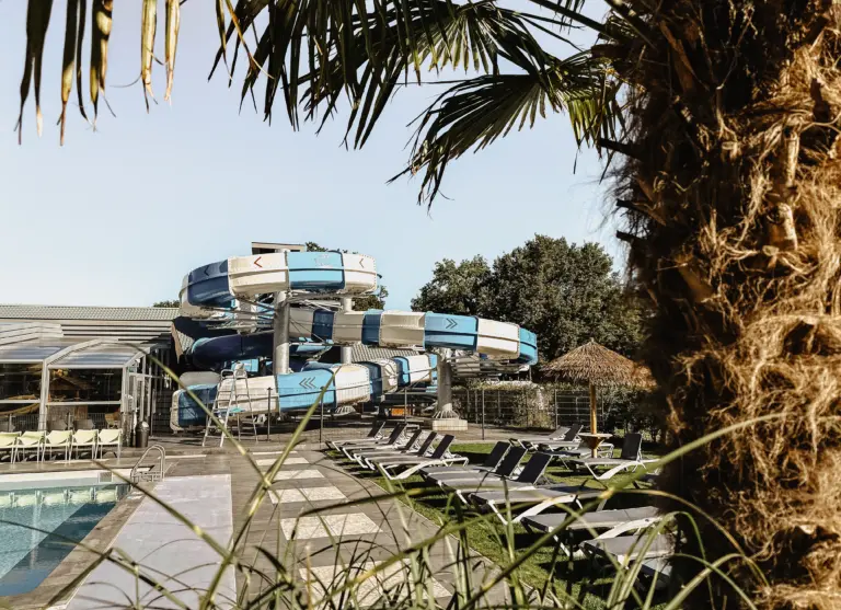 Camping de kleine wolf faciliteit zwembad duoglijbaan aanzicht 9