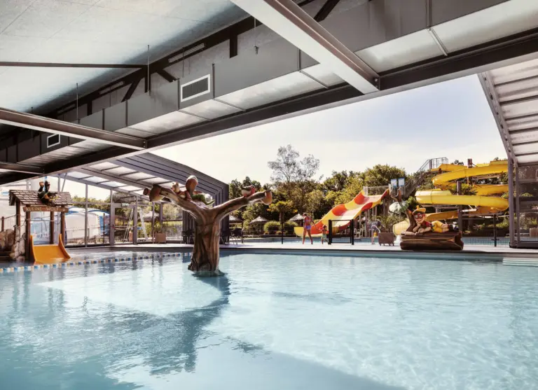 Camping de kleine wolf faciliteit zwembad buitenzwembad peuter overzicht