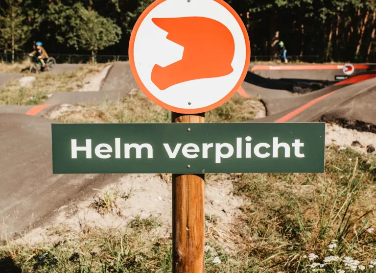 Camping de kleine wolf faciliteit pumptrack helm verplicht